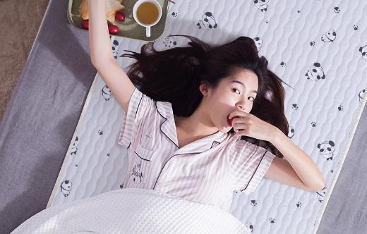 电热毯要买和床一样大吗 电热毯是棉的好还是绒的好-很美的