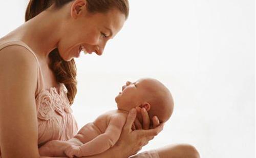 剖腹产产妇如何坐月子-很美的