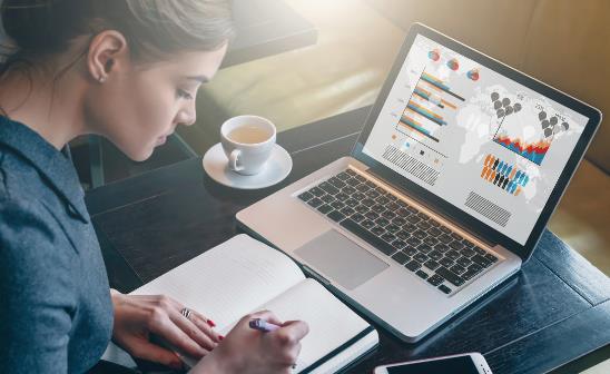 经常在电脑前工作应注意什么 如何预防电脑辐射的危害-很美的