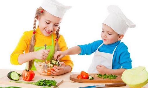 和孩子玩角色游戏的好处-很美的