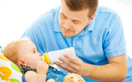 9个月大的宝宝吃奶量标准-很美的