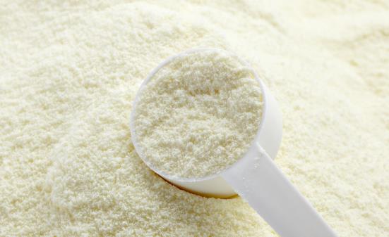 给宝宝冲奶粉泡泡很多怎么回事 奶粉不起泡反而可能有问题-很美的