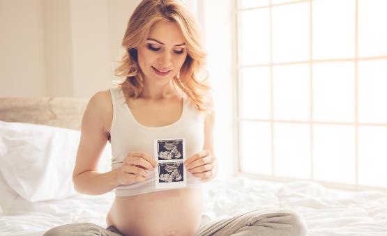 孕妇睡觉一定要睡左侧吗 有些民间怀孕禁忌孕妇可以不用听-很美的