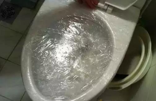 家里的马桶经常堵怎么办 家用马桶疏通有妙招-很美的