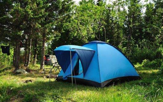 露营生活远离烦嚣都市 野外露营注意事项-很美的