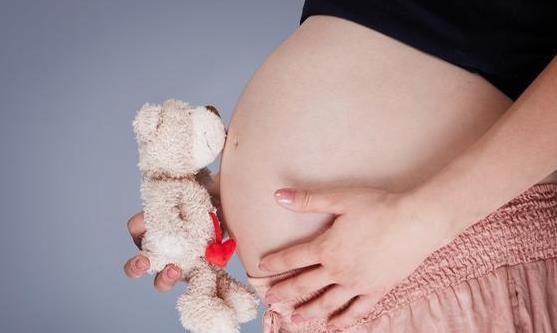 孕期最容易发胖的阶段 避免孕妇肥胖随时监控体重-很美的