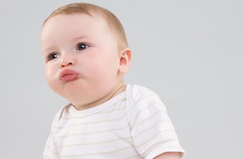 给宝宝用学步带好不好呢-很美的