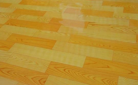 地板革要如何保养?-很美的