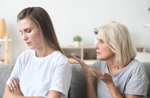 婆婆or月嫂 新手妈妈如何抉择?