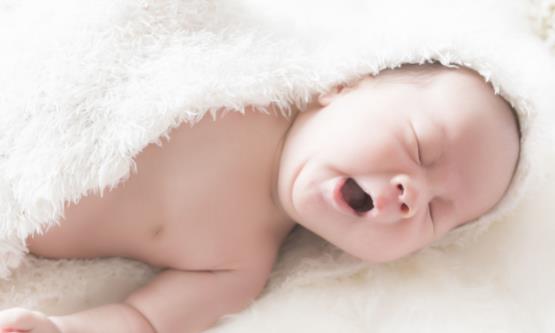 婴儿奶胖到底好不好 宝宝奶胖与肥胖的区别-很美的