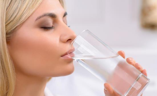 中医告诉你妙用冷水也能保健 三种药物需用冷水送服-很美的