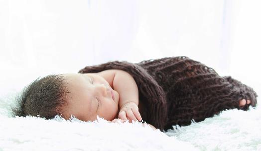 早产儿吃奶粉要吃多久-很美的