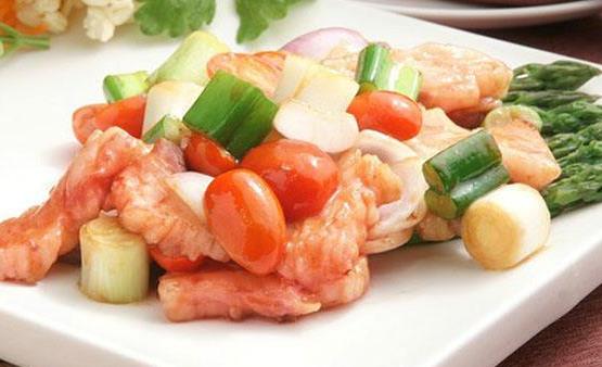 不同的孕期阶段健康饮食推荐 孕中期校正营养最佳时期-很美的