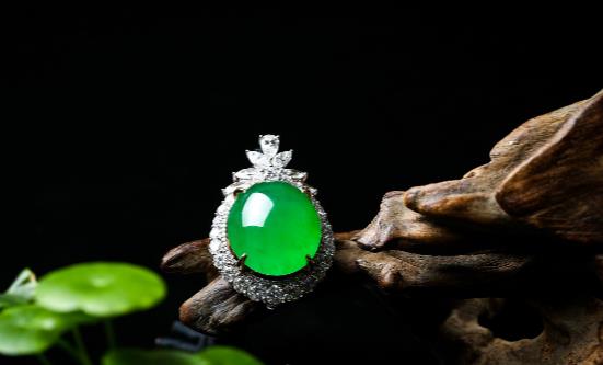 如何选择和估价翡翠 翡翠的日常清洗与养护-很美的