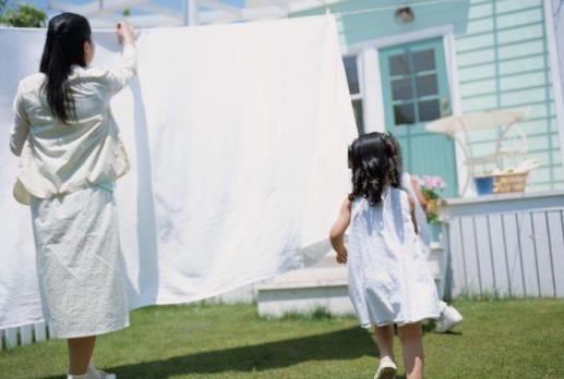 晒被子的最佳时间是什么时候-很美的