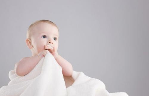 宝宝衣服掉色能穿吗?宝宝衣服掉色咋办-很美的