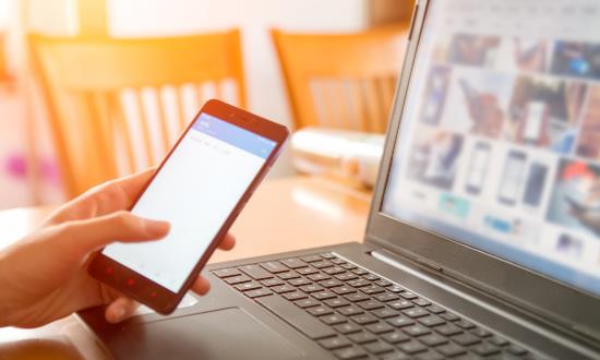 让你的手机省电的13个小妙招 手机电池保养有妙招-很美的