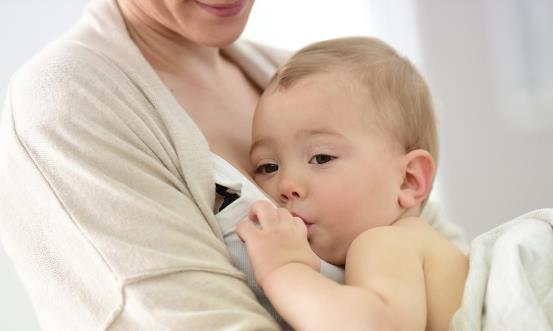 怎么判断母乳是否不足 母乳喂养需信心别被假相迷惑-很美的