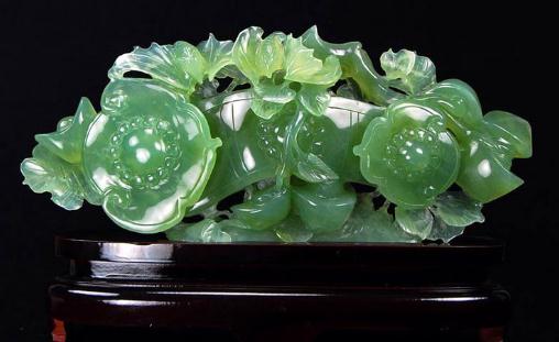 岫岩玉与翡翠有什么区别?-很美的