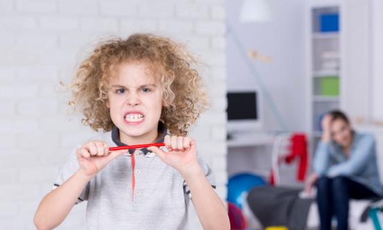 儿童多动症危害大 儿童多动症不适宜吃的食物-很美的