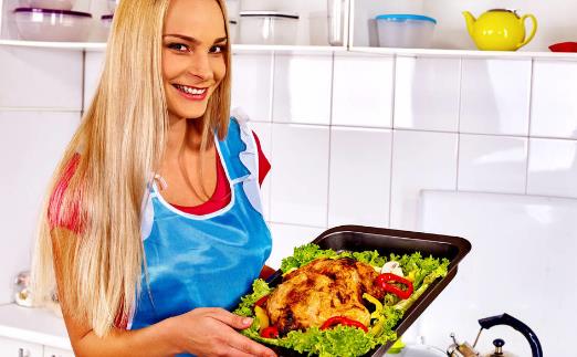 烤箱用久出现油渍脏乱 家庭烤箱的清洗方法