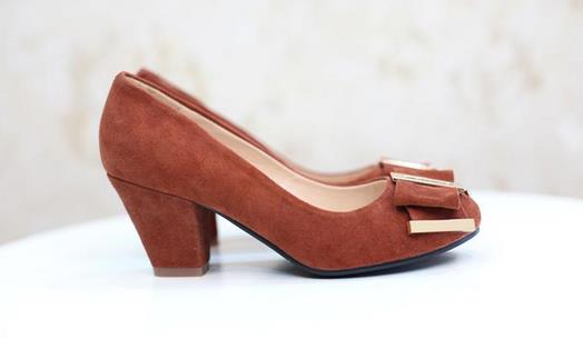 如何给磨砂皮鞋去油渍-很美的