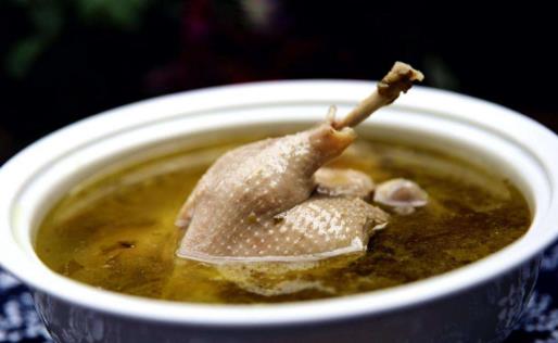 泡菜鸭子汤 在炎炎夏日喝一口回味无穷-很美的