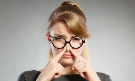 憋住不放的屁都去哪了 从放屁的不同现象分析健康状况-很美的