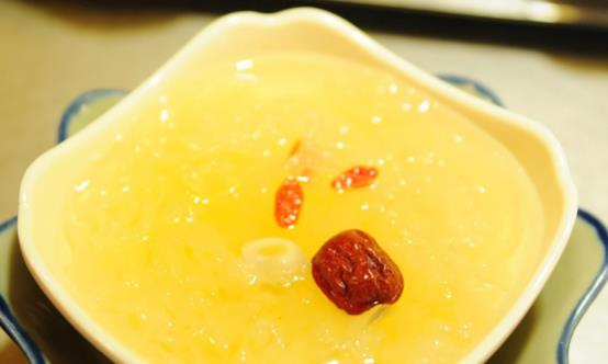 红枣银耳汤的家常配料 推荐几款不同配料的红枣银耳汤做法