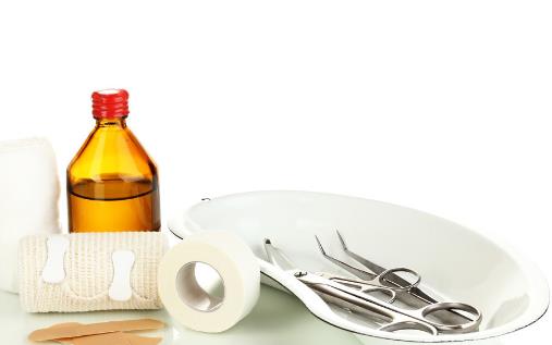 出现受伤流血及时的止血很重要 止血常见的四种方法-很美的