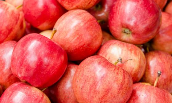 买苹果别只看颜色 认准三点保证个个好吃口感清脆-很美的