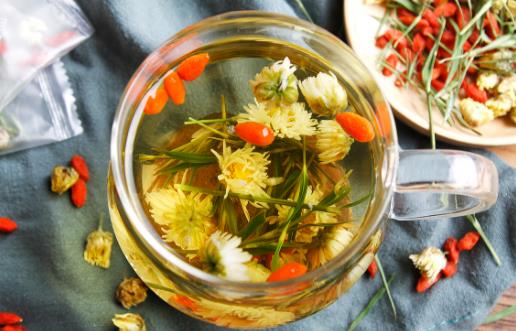 一杯枸杞菊花茶拯救眼睛 枸杞菊花茶的功效与禁忌-很美的