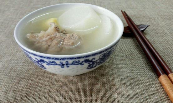 猪骨头汤美味营养又滋补 补钙补铁抗衰老可以多喝-很美的