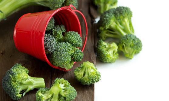 西兰花被誉为蔬菜皇冠 西兰花的功效与作用-很美的