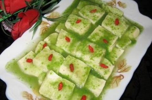 教你在家制作美味的翡翠杞玉豆腐-很美的