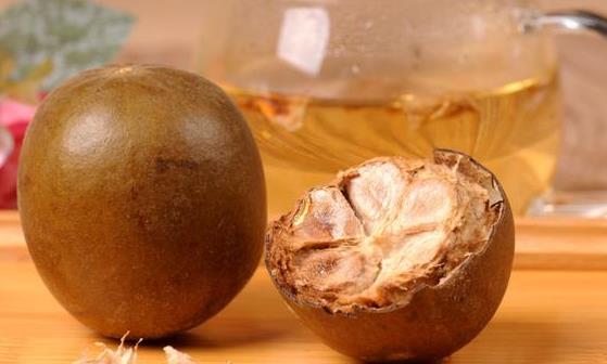 当雾之急保护咽喉 罗汉果泡水顺便清洗你的小肺-很美的