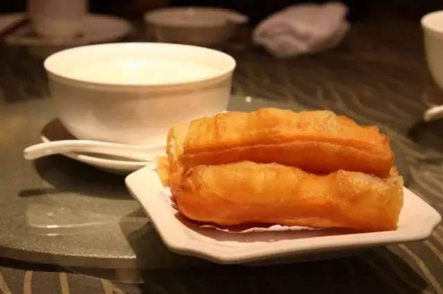 早餐哪些食物不建议吃,不吃早餐的危害:低血糖、胃炎、胃溃疡