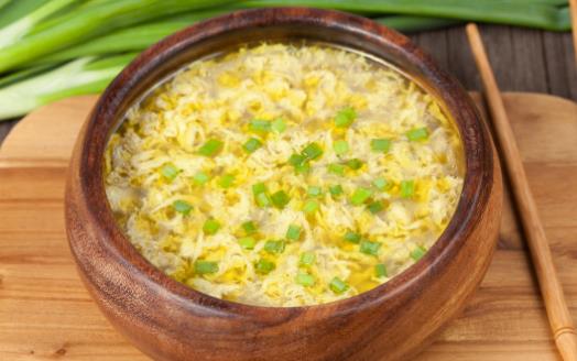 夏天饮食该进补 营养师推荐美味解暑汤-很美的