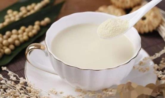 天天喝豆浆的好处 豆浆虽好要注意适量-很美的