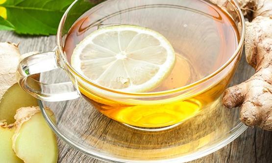 柠檬切片泡水喝清香怡人好处多 柠檬水的制作妙招-很美的