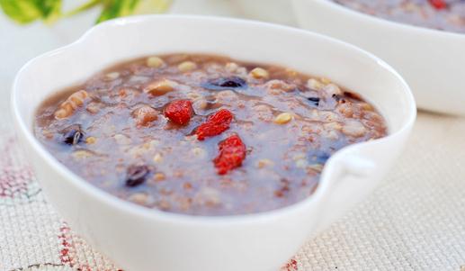 各地习俗很不同 腊八时节各地区都吃什么-很美的