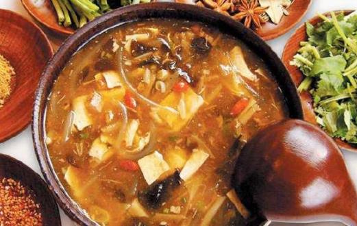 胡辣汤减肥可以吃吗 胡辣汤里面都放什么菜-很美的