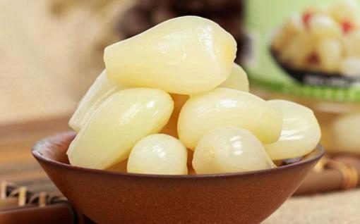 咳嗽可以吃酸荞头吗 咳嗽用生姜和红糖熬水可以吗-很美的