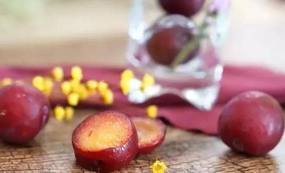 李子利水清肝促进消化 关于吃李子的禁忌-很美的