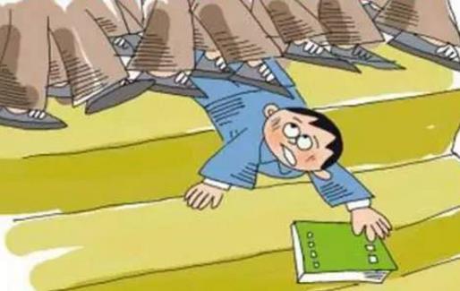 人流量大的公共场所发生踩踏事件 踩踏逃生全攻略-很美的