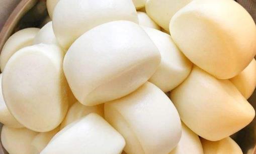 馒头怎么看蒸没蒸熟 馒头怎么蒸才白而且光滑-很美的