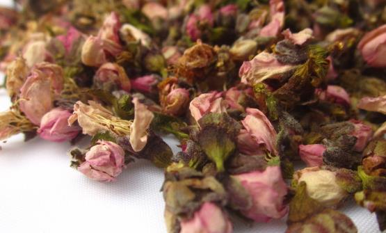 桃花扫除暗黄养就粉嫩颜 饮花茶滋养身体心情也会好-很美的