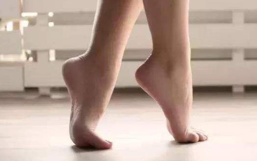 每天掂一掂脚跟 健康就一点一滴积累来了-很美的