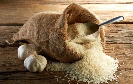 大米放冰箱易被污染是假的 放冰箱会引发中毒的食物-很美的