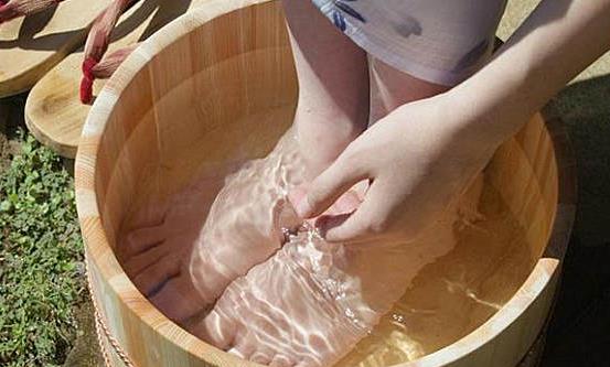 体内一直湿气重出现健康问题 排湿祛湿推荐六种方法-很美的